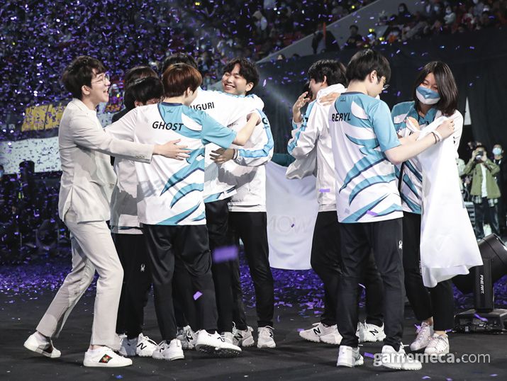 ▲ 그 어느 때보다 값진 우승을 만들어낸 담원;(사진제공: 라이엇게임즈)