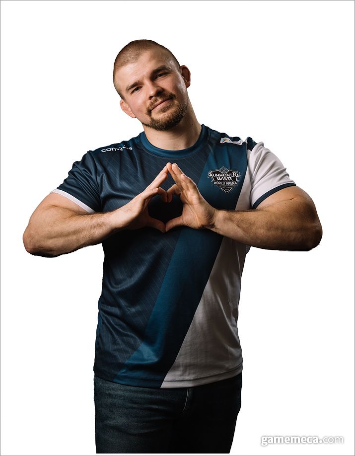 ▲ 해설가들이 뽑은 이번 대회 우승후보 'VILLYPITY' (사진제공: 컴투스)