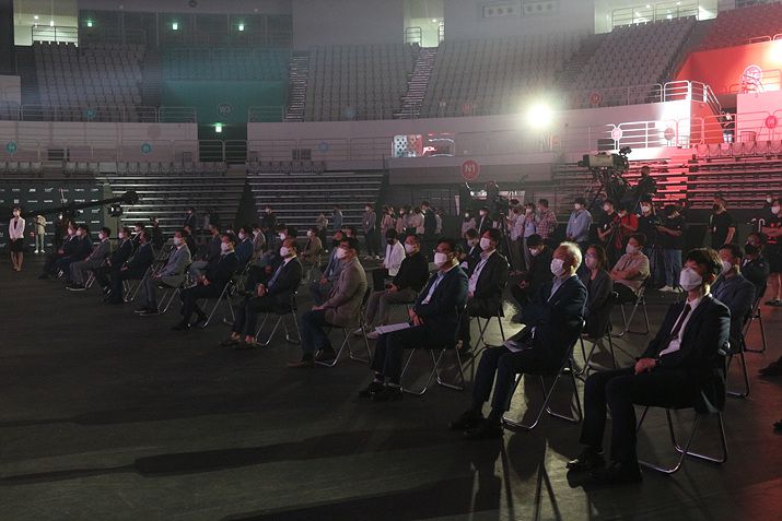 ▲ 이어서 선수단 대표와 심판 대표의 선서가 이어졌다 (사진: 게임메카 촬영)