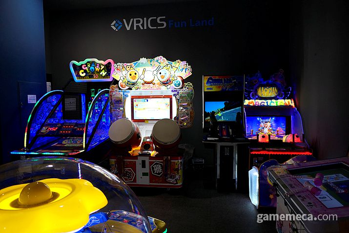 ▲ 게임센터 건슈팅게임 명작, 하우스 오브 더 데드;(사진: 게임메카 촬영)