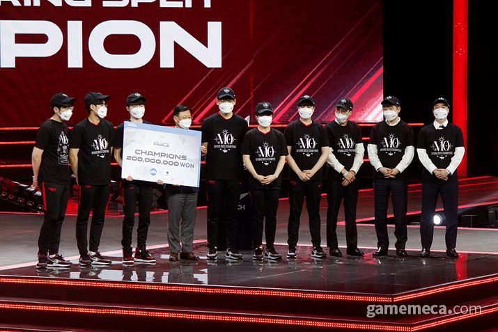 ▲ 2022 미드 시즌 인비테이셔널을 예고하며 시상식이 마무리 됐다 (사진: 게임메카 촬영)