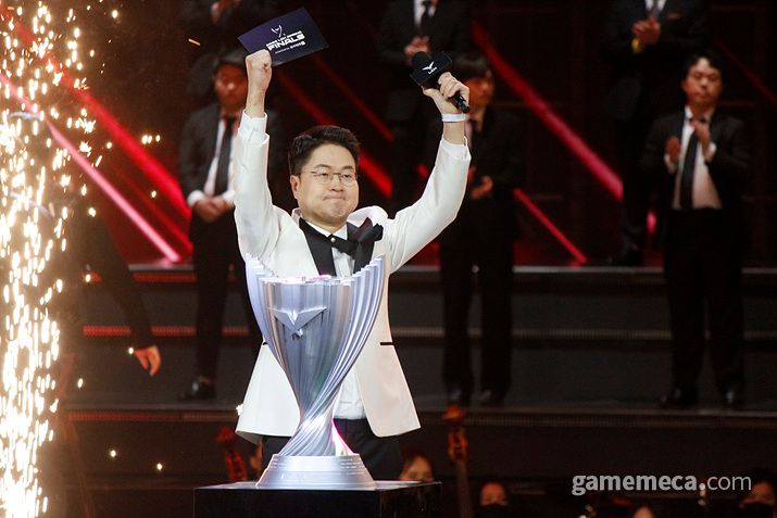 ▲ 전용준 캐스터의 "시자아~~악! 하겠습니다!"가 외쳐졌다 (사진: 게임메카 촬영)