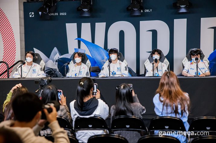 ▲ 2022 롤드컵 우승을 달성한 DRX 인터뷰를 진행했다 (사진제공: 라이엇게임즈)