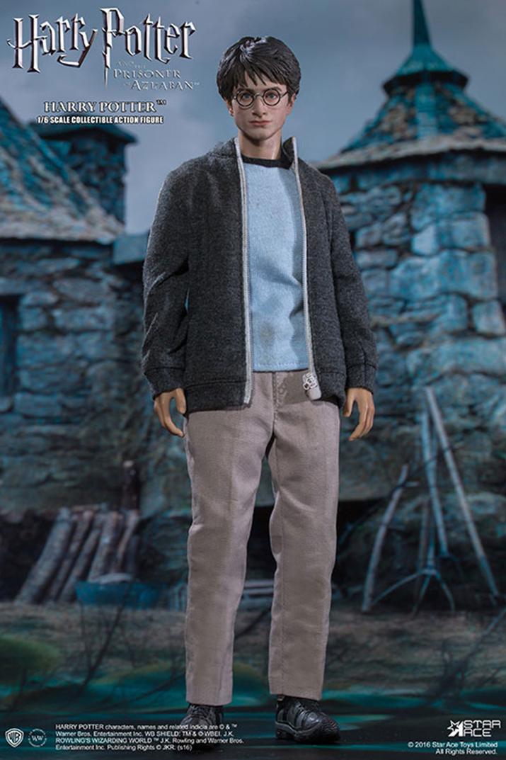 ▲ 사복 버전 폼도 준비되어 있다. 깔끔하게 옷을 입은 해리의 모습이 매우 인상적이다 (사진출처: AMIAMI 홈페이지)