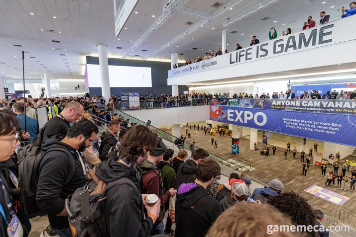 ▲ 위메이드 공식 슬로건인 '라이프 이즈 게임'이 GDC 현장에 걸려 있다 (사진출처: GDC 공식 플리커)