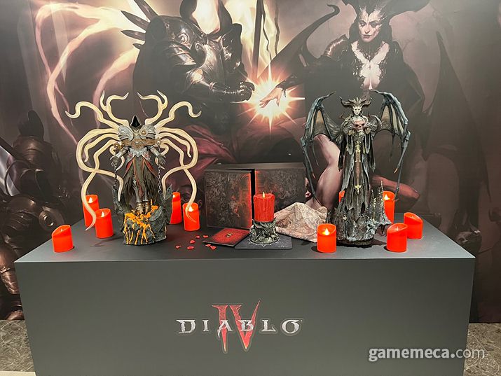 ▲ 팝업스토어에서 판매될 이나리우스와 릴리트 동상 (사진: 게임메카 촬영)