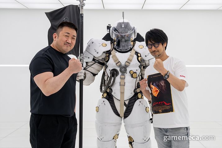 ▲ 마동석과 코지마 히데오가 포즈를 취하고 있다 (사진출처: 코지마 히데오 개인 트위터)