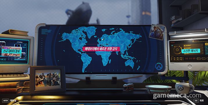 ▲ 윈스턴의 책상을 통해 (사진: 게임메카 촬영)