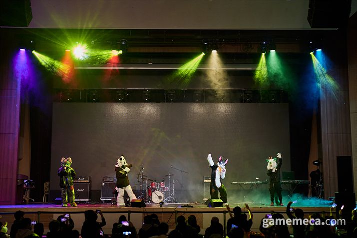 ▲ 퍼슈팅은 개성 넘치는 외형을 가진 자신만의 캐릭터를 만들고 교류하는 문화다 (사진제공: 펀즈이누)