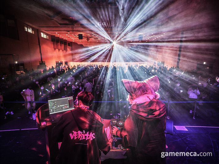 ▲ 슈트 내부에 이와 같이 쿨러를 장착하는 경우도 있다고 (사진제공: 펀즈이누)