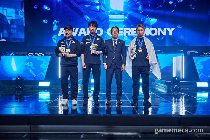 ▲ e풋볼과 에이펙스 레전드 종목에서 우승을 차지한 일본 (사진제공: 한국e스포츠협회)