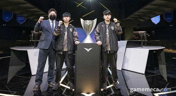 ▲ 미디어데이에 참석한 젠지 선수단 (사진제공: LCK)