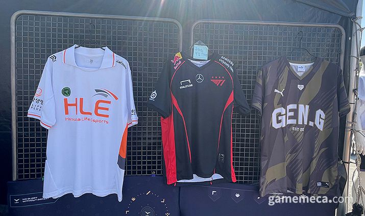 ▲ 판매 중인 물품을 살펴볼 수 있다 (사진: 게임메카 촬영)