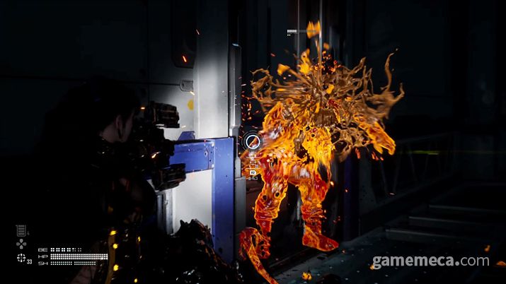 ▲ 바이오하자드가 연상되는 총기 액션 (사진: 게임메카 촬영)