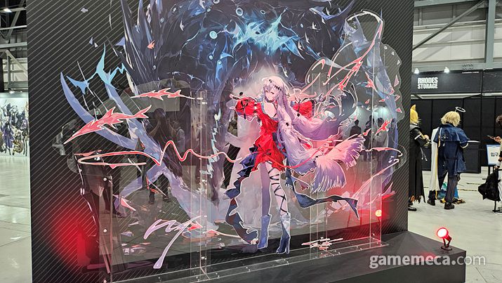 ▲;박사님들을 설레게 한 공식 굿즈와 한정 굿즈 (사진: 게임메카 촬영)