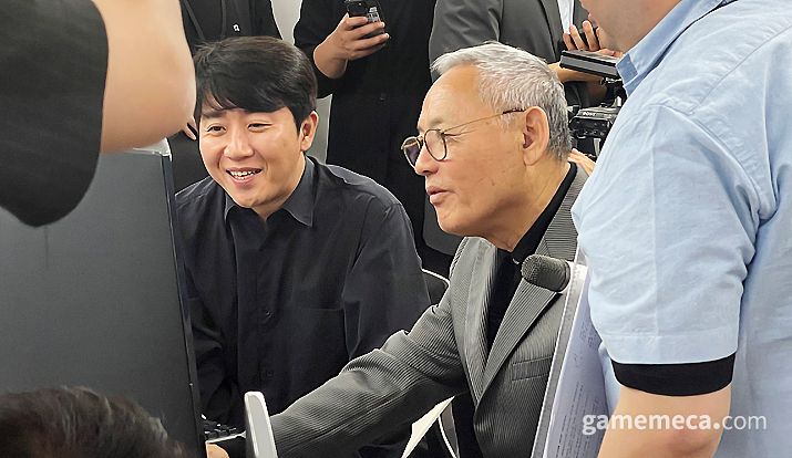 ▲ 홍진호는 매우 운이 좋은 것이라 설명했다 (사진: 게임메카 촬영)