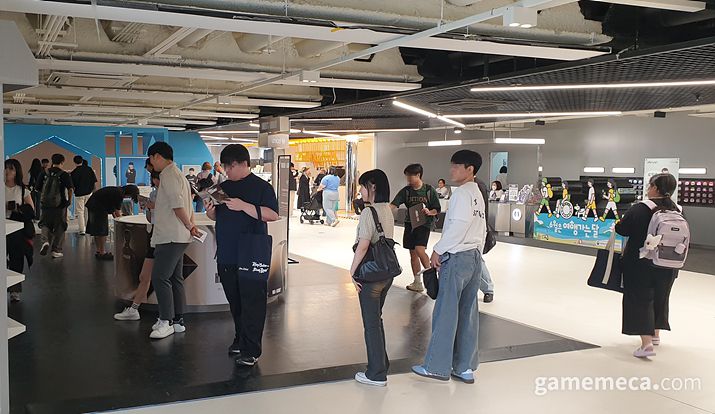 ▲ 마련된 상품들 (사진: 게임메카 촬영)