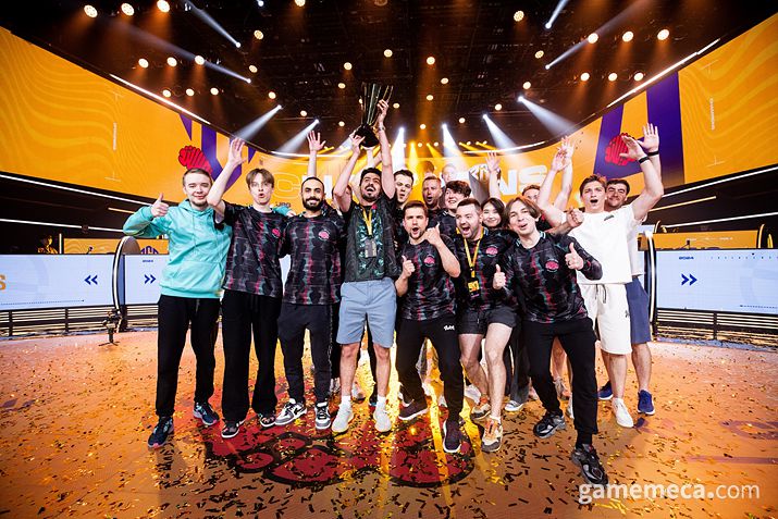 ▲ PGS4 우승팀 트위스티드 마인즈 (사진제공: 크래프톤)