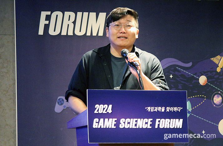 ▲ 코어 게이머에 대해 연구한 게임과학연구원 '게임과 사람' 센터 서도원 연구원 (사진: 게임메카 촬영)