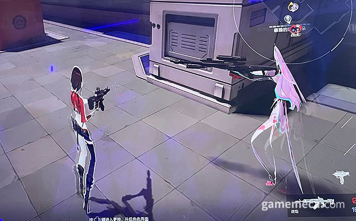 ▲ 옆에서 보면 종이인형처럼 얇다 (사진: 게임메카 촬영)