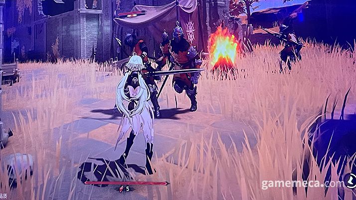 ▲ 소녀 캐릭터로 시작했다가 (사진: 게임메카 촬영)