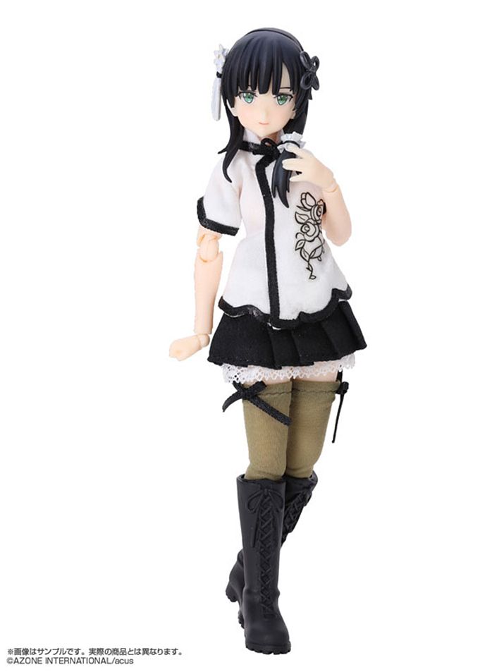▲ 굉장히 소심하고 내성적인 중화계 아이슬란드 아가씨 왕 유지아. 기존 어설트 릴리의 캐릭터와 다르게 교복이 판이하게 다른 디자인인게 특징이다. 본 피규어에서도 그녀의 심약한 면모를 잘 나타내어주고 있다(사진출처: AMIAMI)