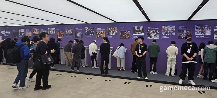 ▲ 이번 유저 초청 프리뷰 데이에서는 세븐나이츠 리버스의 체험도 이루어졌다 (사진: 게임메카 촬영)