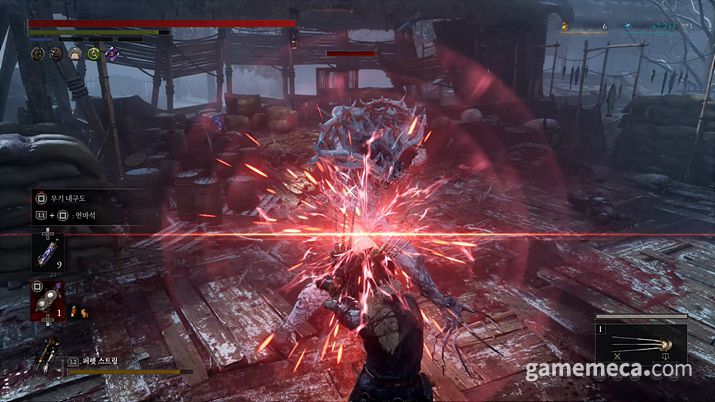 ▲ 이후부터는 바다를 끼고 있거나 위험해 보이는 지형이 있다면 상대적으로 폭발이 없는 냉병기를 끼게 됐다. 언제 어디서 무슨 일이 터질지 모른다 (사진: 게임메카 촬영)