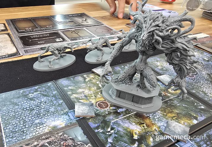 ▲ 힘을 합쳐 겨우 '교구장 아멜리아'를 쓰러뜨렸다 (사진: 게임메카 촬영)