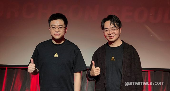 ▲ 토치라이트: 인피니트 왕 유 레이 기획자(좌)와 류 헝 디렉터(우) (사진: 게임메카 촬영)