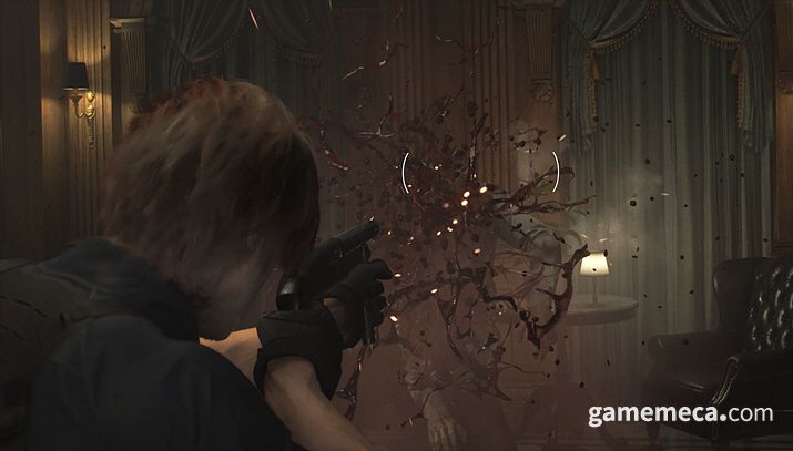 ▲ 그레이스의 총, 대미지가 낮다 (사진제공: 캡콤)