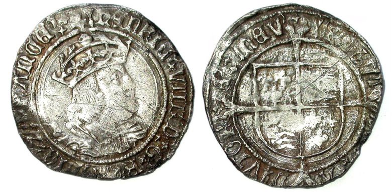 헨리 8세 시절 은화. 형편없는 은 함유로 악명 높았다.
     The Trustees of the British Museum