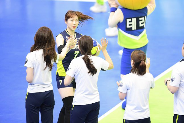 KOVO가 지난 5월 故고유민에 대한 임의탈퇴가 정상적으로 처리됐으나 현대건설과의 계약해지에 관해서는 뒤늦게 파악됐다고 말했다. 사진=한국배구연맹 제공