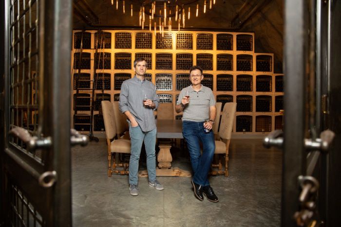 비스포큰은 블룸에너지 출신 스튜 애런(왼쪽)과 마틴 야누섹(오른쪽)이 공동 창업했다.