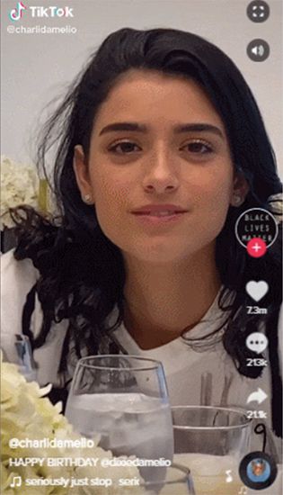 틱톡 랭킹 1위로 7740만 팔로워를 보유한 찰리 디아멜리오