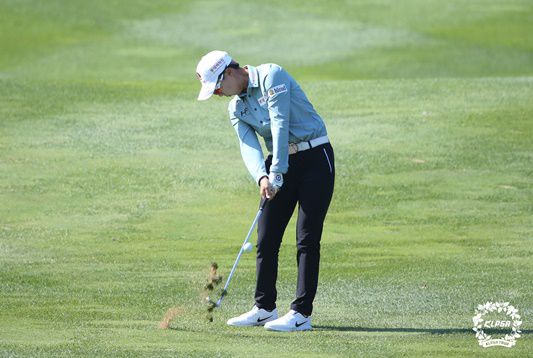 김효주가 한국여자프로골프(KLPGA) 투어 2020시즌 마지막 메이저대회 KB금융 스타챔피언십 3라운드에서 플레이를 하고 있다. 사진=KLPGA 제공