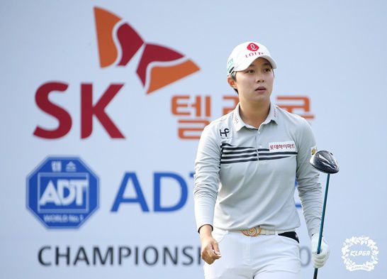 김효주가 상금왕, 최소타수상, 다승왕 등 3관왕에 올랐다. 사진=KLPGA 제공
