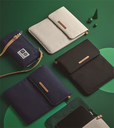 효성티앤씨의 친환경 재생섬유 `리젠`으로 제작된 스타벅스의 크리스마스 e프리퀀시 증정용 가방. [사진 제공 = 스타벅스커피코리아]