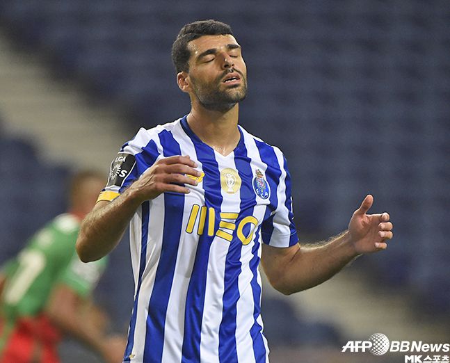 이란인 공격수 메흐디 타레미가 올림피아코스 원정에서 UEFA 챔피언스리그 선발 데뷔전을 치를 수 있을까. 타레미는 이란 1·2부리그 및 포르투갈 1부리그 득점왕을 지내고 이번 시즌 포르투에 입단했다. 사진=AFPBBNew=News1