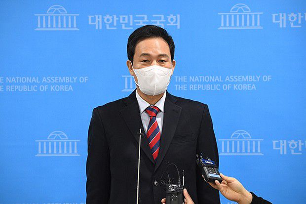 우상호 더불어민주당 의원[사진=김호영기자]