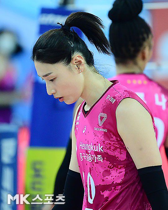 하지만 배구여제 김연경도 속수무책.