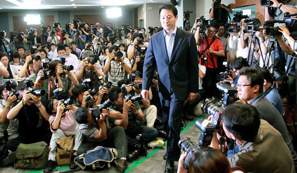 오세훈 서울시장이 2011년 8월 26일 무상급식 주민투표 무산에 대한 책임을 지고 사퇴했다. <이충우 기자>