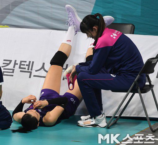 미안한 마음에 말없이 김연경을 바라볼 뿐이다.