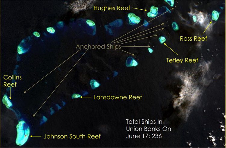 지난달 17일 위성 사진상 중국선박으로 보이는 수백척의 배들이 유니온 뱅크에 정박해 있는 모습. [사진=simularity]