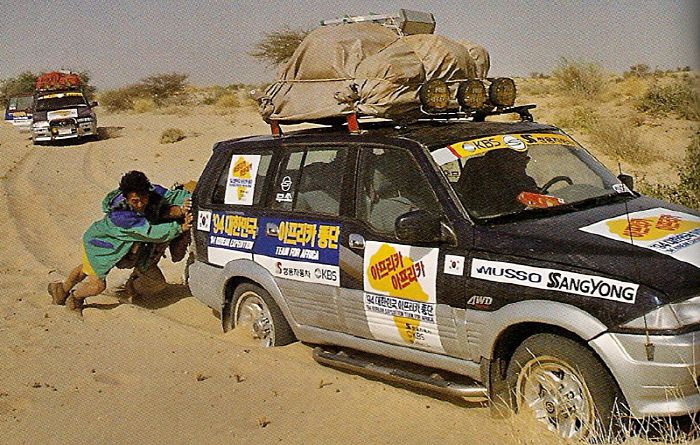 아프리카 종단에 나선 무쏘 [사진 출처=쌍용]