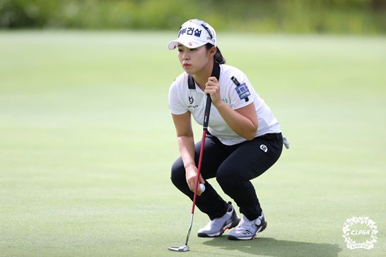 김수지가 하이트진로 챔피언십 3라운드에서 단독 1위로 올라섰다. 사진=KLPGA 제공
