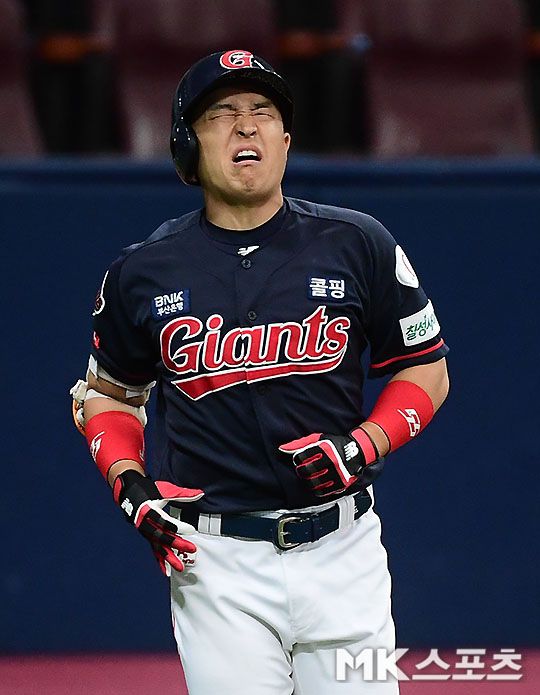 손아섭이 올 시즌 장타율 부문에선 지독한 부진을 겪었다. 에이징 커브를 걱정하지 않을 수 없는 세부 지표를 보여주고 있다.            사진=김영구 기자