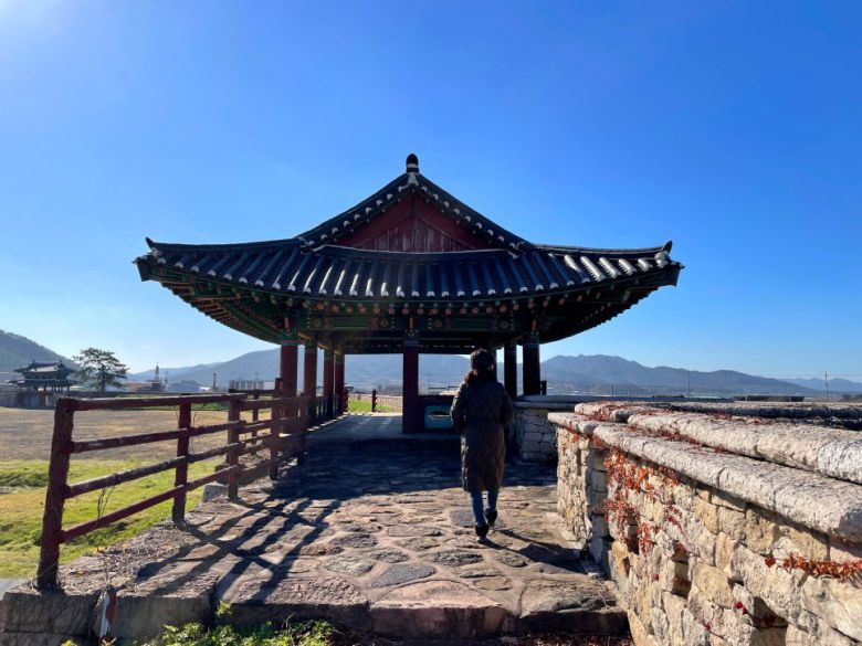 산책하기 좋은 전라병영성 성곽길.