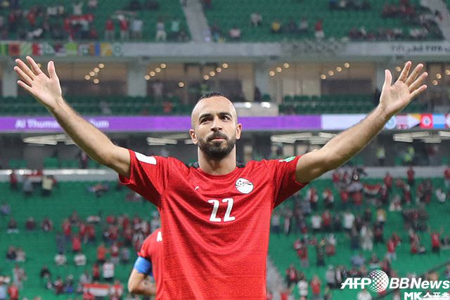 무함마드 ‘까프샤’ 마그디가 이집트 국가대표로 출전한 레바논과 2021 국제축구연맹 아랍컵 조별리그 경기 득점 후 기뻐하고 있다. 까프샤는 한국과 원정 평가전 예상 베스트11에서 가장 눈에 띄는 스타다. 사진=AFPBBNews=News1