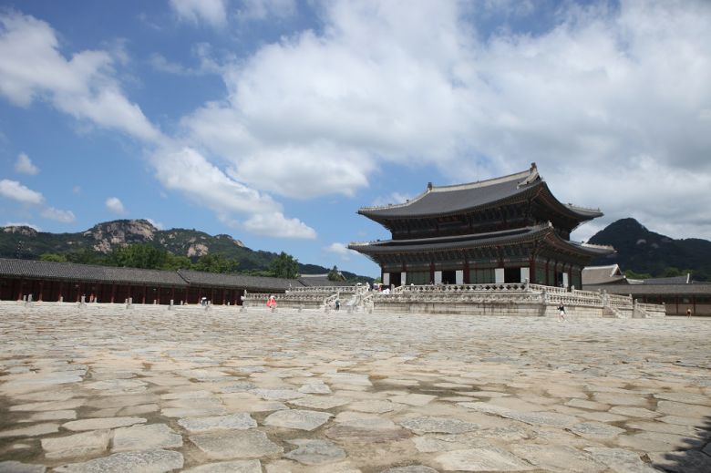 경복궁 근정전과 박석 [한국관광공사 제공]